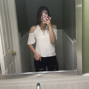 Cold shoulder blouse (white)